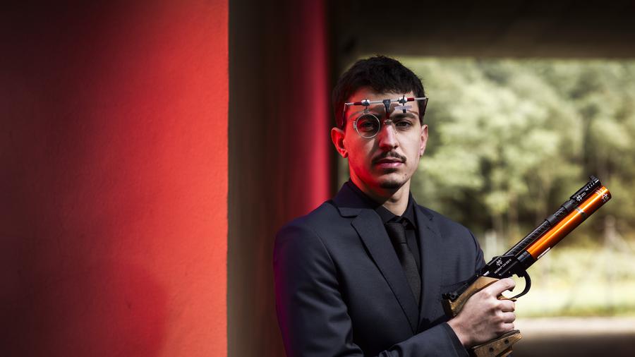 3320753-yit6fk-Jason-Solari Jason Solari -tiratore pistola